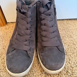 Ecco Women's Gray High-Top Sneakers